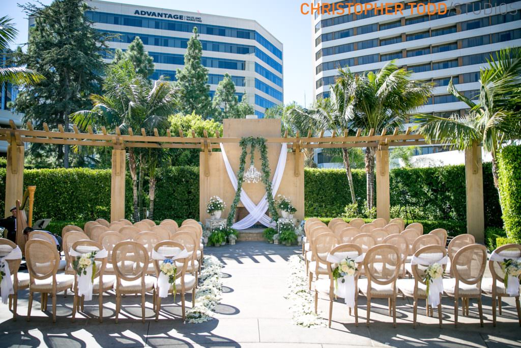 Outdoor micro wedding in Orange County