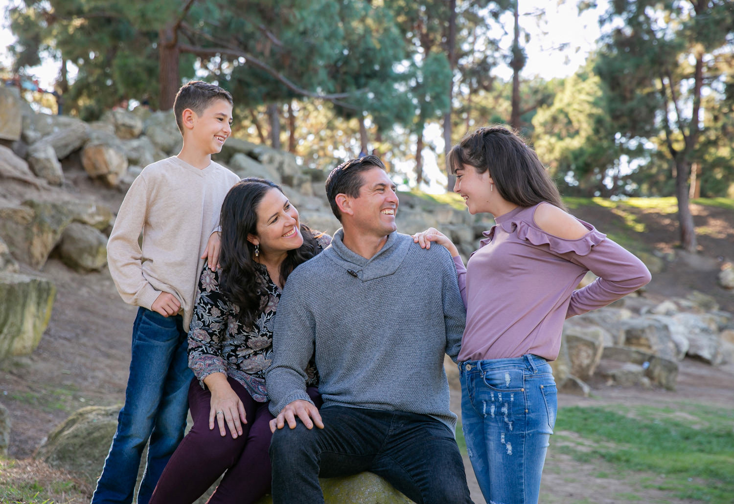 10 Essential Dos and Don’ts for Family Portrait Photography￼
